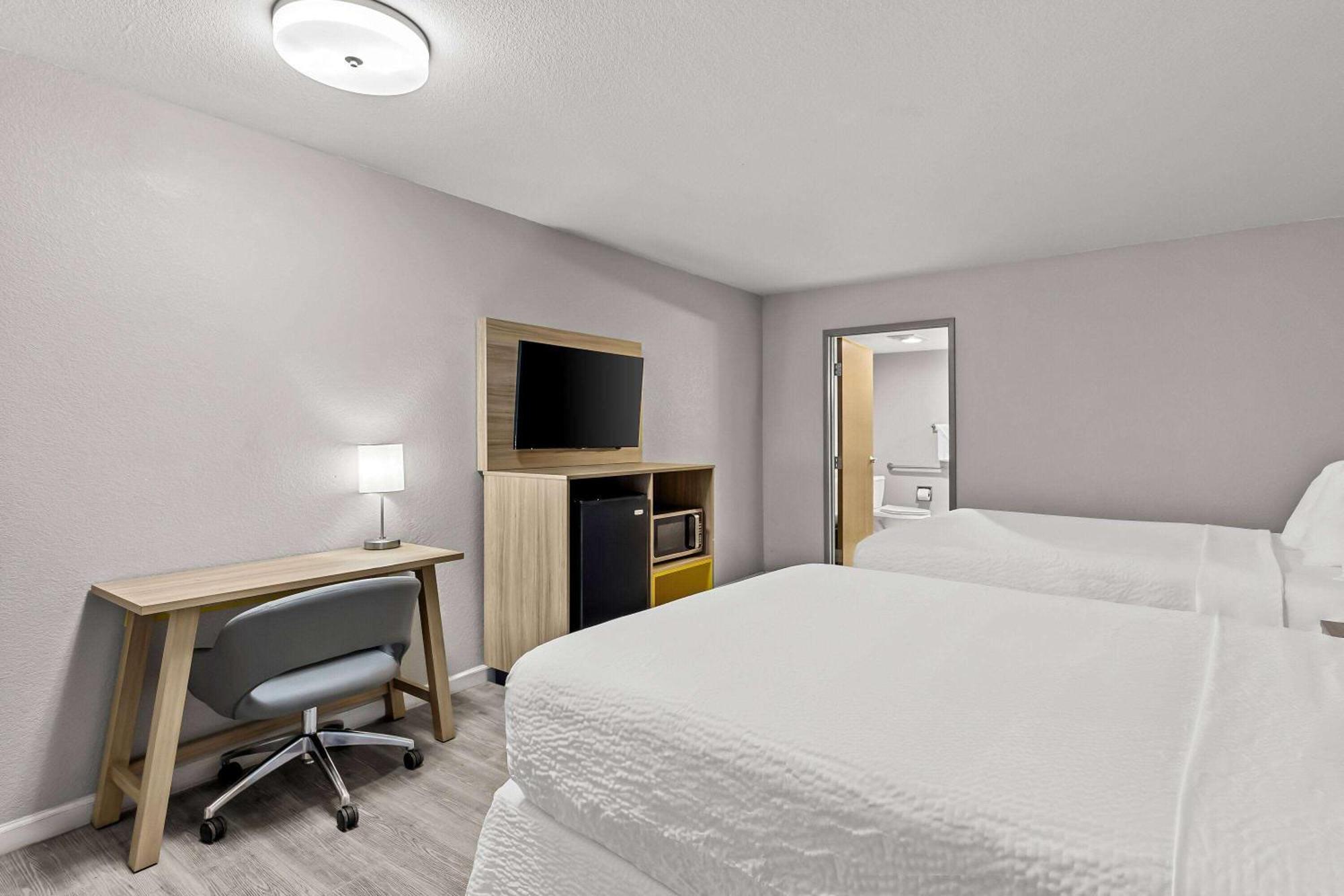 Days Inn By Wyndham Buckeye Exterior photo