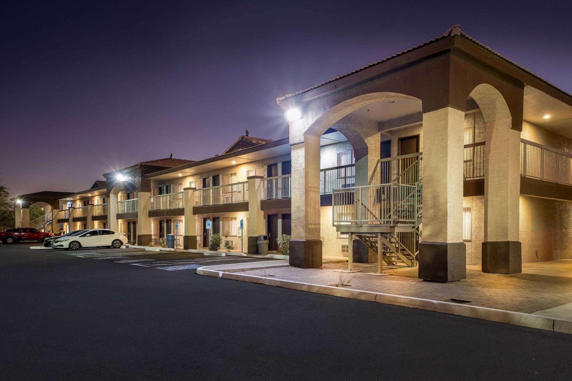 Days Inn By Wyndham Buckeye Exterior photo