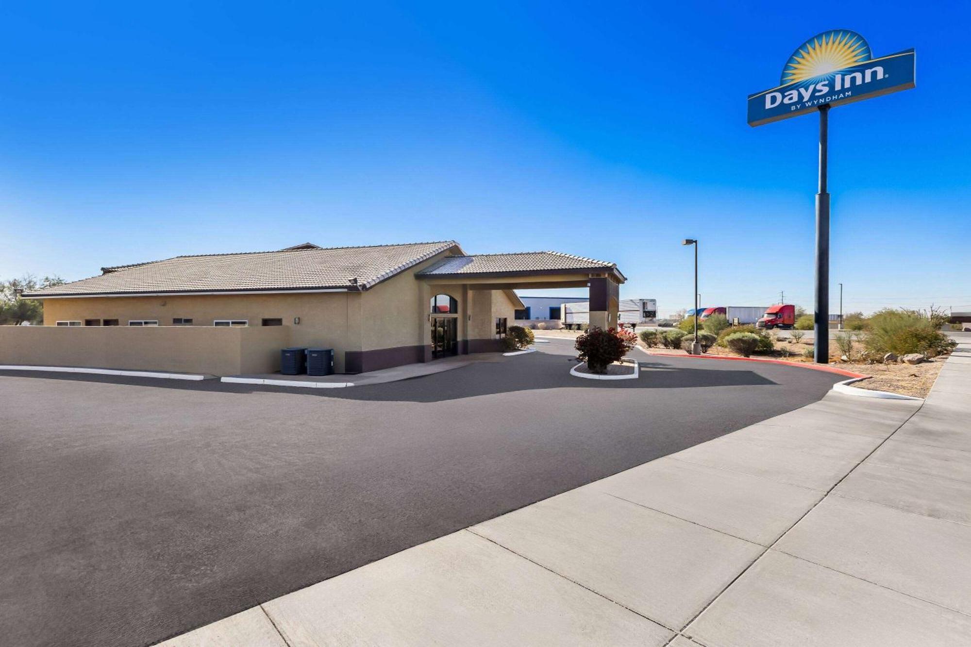 Days Inn By Wyndham Buckeye Exterior photo