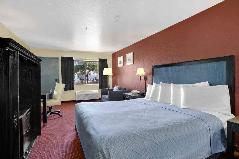 Days Inn By Wyndham Buckeye Exterior photo
